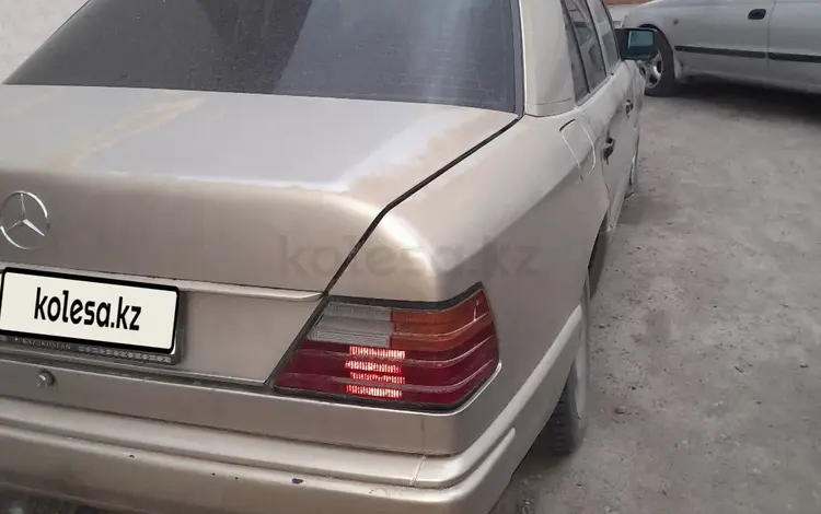 Mercedes-Benz E 230 1989 года за 800 000 тг. в Алматы