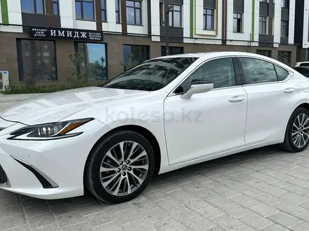 Lexus ES 250 2021 года за 23 000 000 тг. в Актау – фото 2