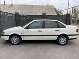 Volkswagen Passat 1995 годаүшін1 750 000 тг. в Алматы – фото 2