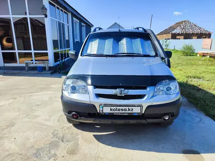 Chevrolet Niva 2015 года за 4 500 000 тг. в Уральск – фото 4