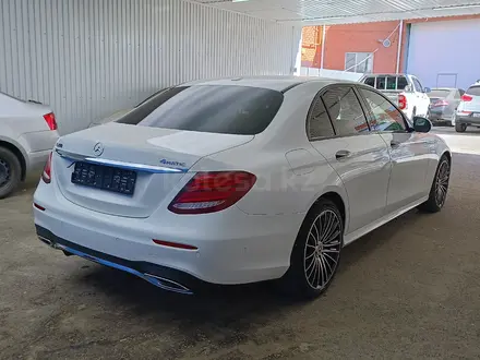 Mercedes-Benz E 300 2017 года за 13 868 100 тг. в Актобе – фото 4