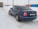 Volkswagen Passat 2004 годаfor2 850 000 тг. в Астана – фото 3