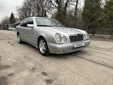 Mercedes-Benz E 280 1999 года за 3 100 000 тг. в Алматы