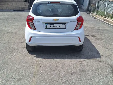 Chevrolet Spark 2022 года за 5 200 000 тг. в Шымкент – фото 2