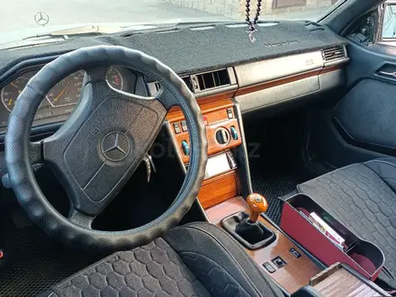 Mercedes-Benz E 200 1994 года за 2 700 000 тг. в Астана – фото 5