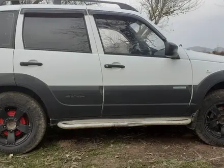 Chevrolet Niva 2014 года за 2 200 000 тг. в Шымкент – фото 2