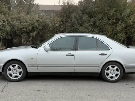 Mercedes-Benz E 280 1996 года за 2 800 000 тг. в Тараз – фото 2
