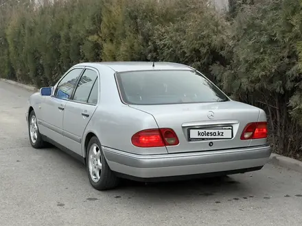 Mercedes-Benz E 280 1996 года за 2 800 000 тг. в Тараз – фото 3