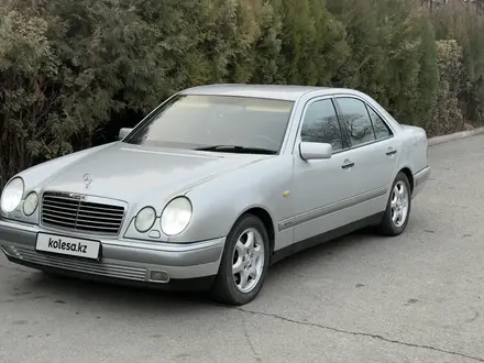 Mercedes-Benz E 280 1996 года за 2 800 000 тг. в Тараз