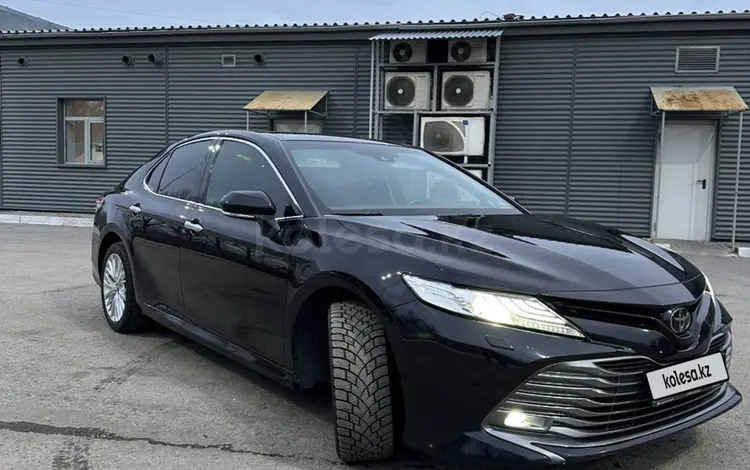 Toyota Camry 2019 года за 13 800 000 тг. в Караганда