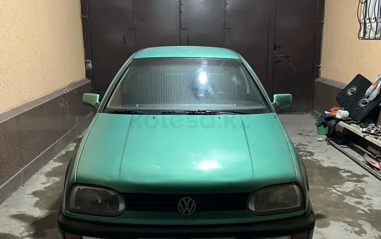 Volkswagen Golf 1997 года за 900 000 тг. в Шымкент