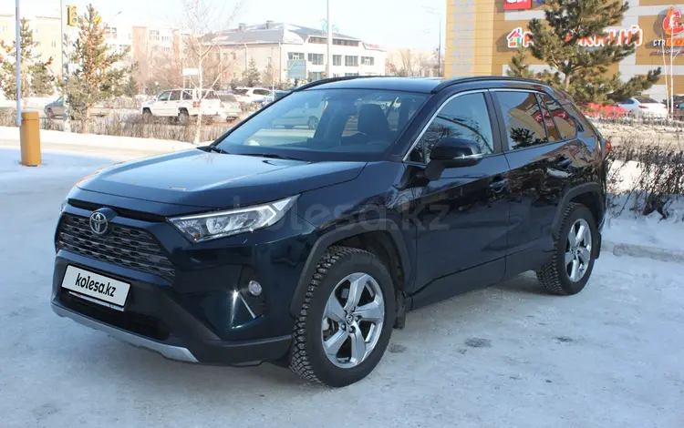 Toyota RAV4 2020 годаfor14 900 000 тг. в Петропавловск