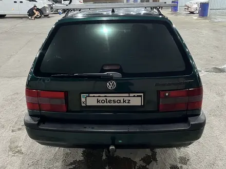 Volkswagen Passat 1995 года за 1 800 000 тг. в Шымкент – фото 4