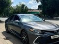Toyota Camry 2018 года за 10 800 000 тг. в Актобе – фото 3