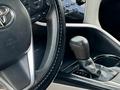 Toyota Camry 2018 года за 10 800 000 тг. в Актобе