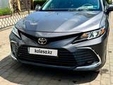 Toyota Camry 2018 годаүшін10 800 000 тг. в Актобе – фото 2
