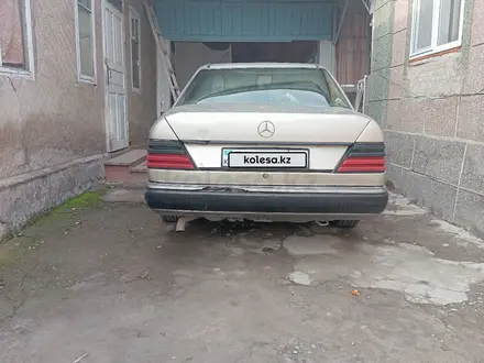 Mercedes-Benz E 220 1992 года за 1 550 000 тг. в Кордай – фото 5