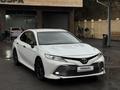 Toyota Camry 2018 годаfor12 500 000 тг. в Шымкент