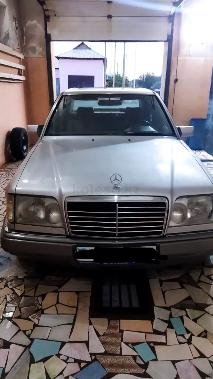 Mercedes-Benz E-Class, 1992