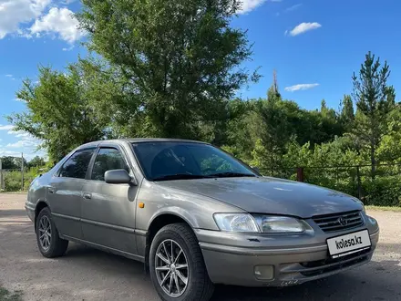 Toyota Camry 1997 года за 3 700 000 тг. в Текели – фото 2