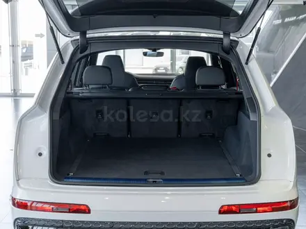 Audi Q7 55 TFSI 2024 года за 59 320 000 тг. в Алматы – фото 24
