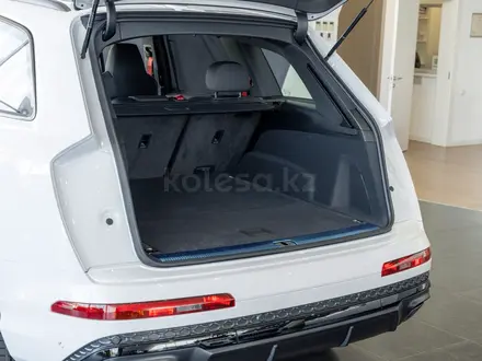 Audi Q7 55 TFSI 2024 года за 59 320 000 тг. в Алматы – фото 25