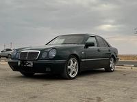 Mercedes-Benz E 320 1996 годаfor2 600 000 тг. в Жанаозен