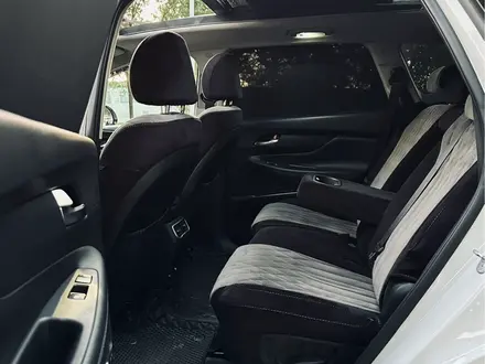 Hyundai Santa Fe 2023 года за 16 490 000 тг. в Алматы – фото 15