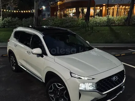 Hyundai Santa Fe 2023 года за 16 490 000 тг. в Алматы