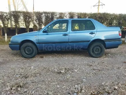 Volkswagen Vento 1992 года за 1 400 000 тг. в Астана – фото 6