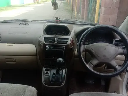 Mitsubishi Chariot 1999 года за 1 750 000 тг. в Алматы – фото 7