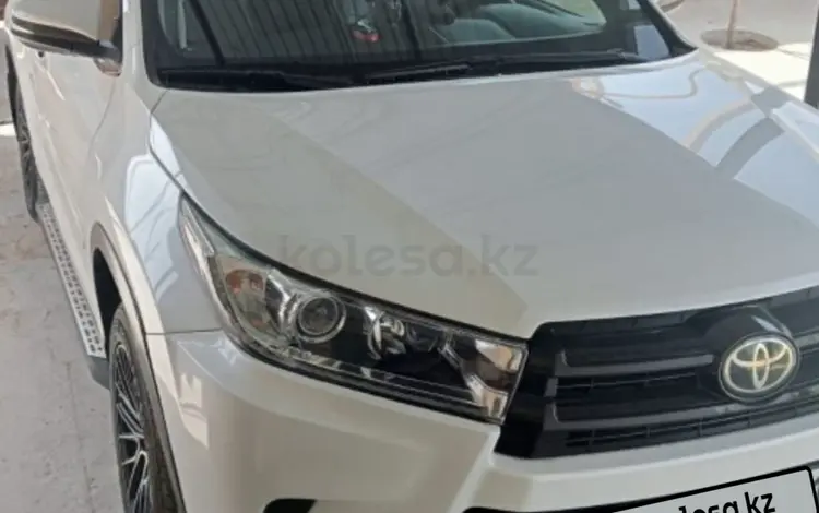 Toyota Highlander 2015 года за 15 500 000 тг. в Актау