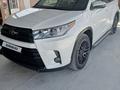 Toyota Highlander 2015 года за 15 500 000 тг. в Актау – фото 3