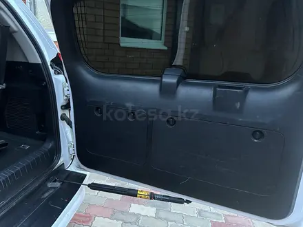 Toyota Land Cruiser Prado 2013 года за 13 950 000 тг. в Актобе – фото 11
