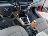 Hyundai Elantra 2018 годаfor4 300 000 тг. в Уральск – фото 3