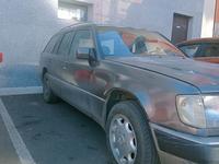 Mercedes-Benz E 200 1994 годаfor1 700 000 тг. в Астана