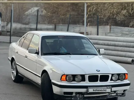 BMW 525 1993 года за 1 700 000 тг. в Алматы – фото 2