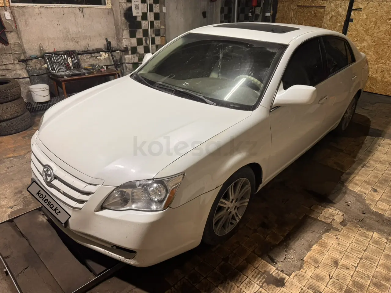 Toyota Avalon, 2005