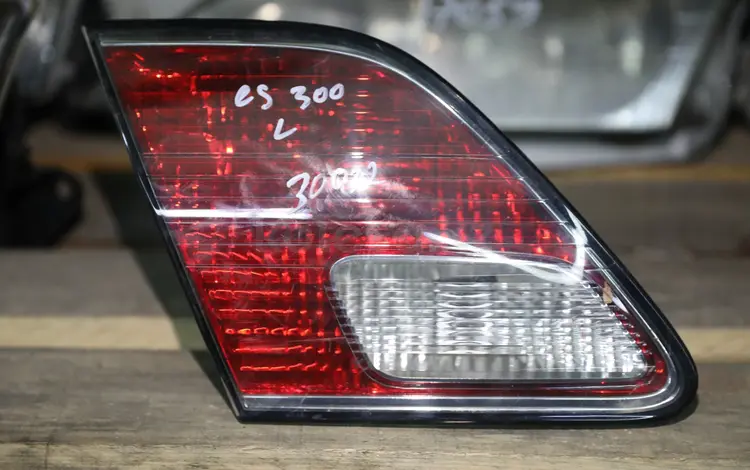 Задний левый правый фонарь (фара плафон стоп габарит) багажника Lexus ES300үшін10 000 тг. в Алматы