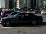 Mercedes-Benz E 230 1991 года за 2 500 000 тг. в Астана – фото 2