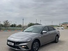 Hyundai Elantra, 2025
