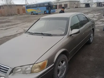 Toyota Camry 2000 года за 3 200 000 тг. в Семей