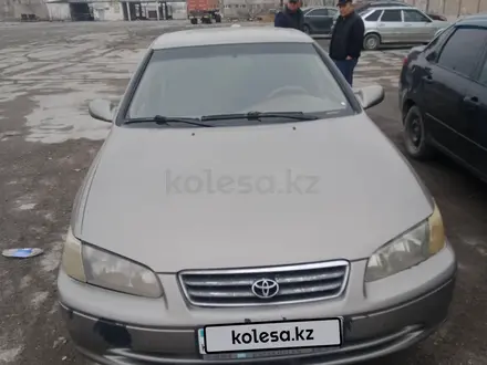 Toyota Camry 2000 года за 3 200 000 тг. в Семей – фото 4