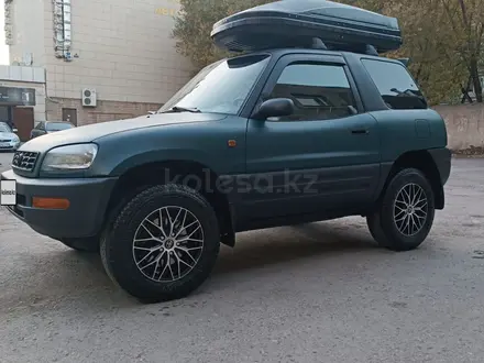 Toyota RAV4 1996 года за 4 000 000 тг. в Астана – фото 2