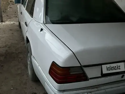 Mercedes-Benz E 230 1991 года за 1 250 000 тг. в Мерке