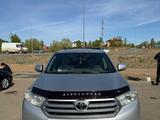 Toyota Highlander 2013 года за 8 300 000 тг. в Актобе