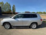 Toyota Highlander 2013 года за 8 300 000 тг. в Актобе – фото 3