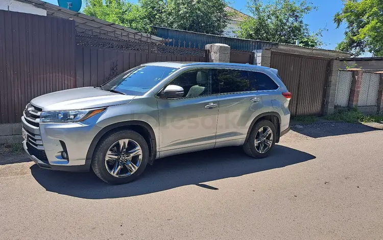 Toyota Highlander 2018 года за 15 500 000 тг. в Алматы