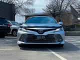 Toyota Camry 2018 года за 14 000 000 тг. в Алматы – фото 3