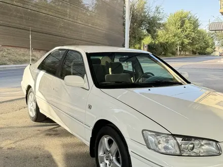 Toyota Camry 2000 года за 5 300 000 тг. в Шымкент – фото 3